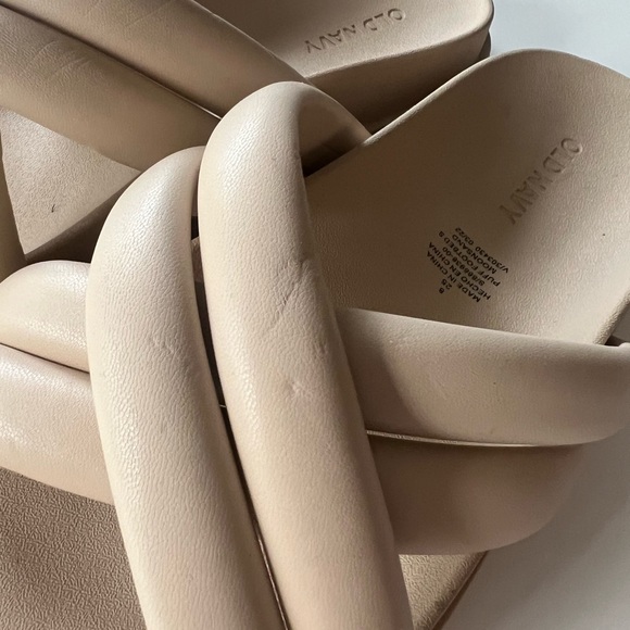 Puffy Strap Sandals - Picture 3 of 5